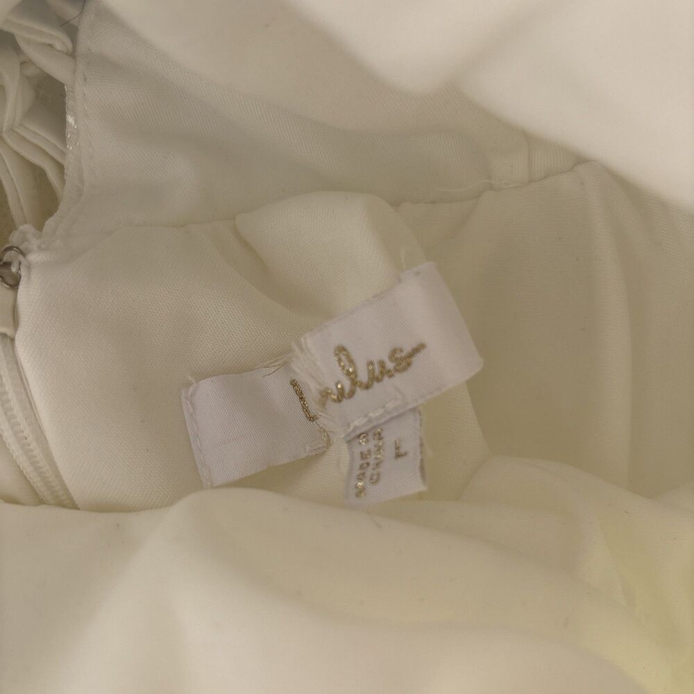 Lulu's Ivory Off-the-Shoulder Lace Bridal Gown with Lace-Up Back - Picture 4 of 8